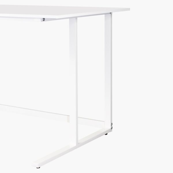 مكتب دراسة كبير عالي اللمعان من نورويتش