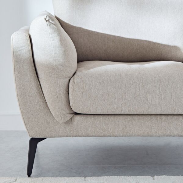 كرسي بذراعين لوسينا