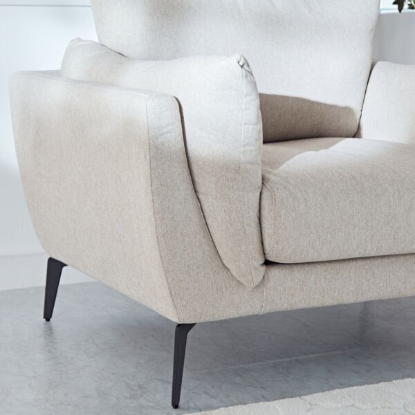 كرسي بذراعين لوسينا