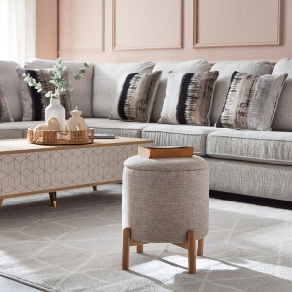 مقعد ومسند بمساحة تخزين نورديكا