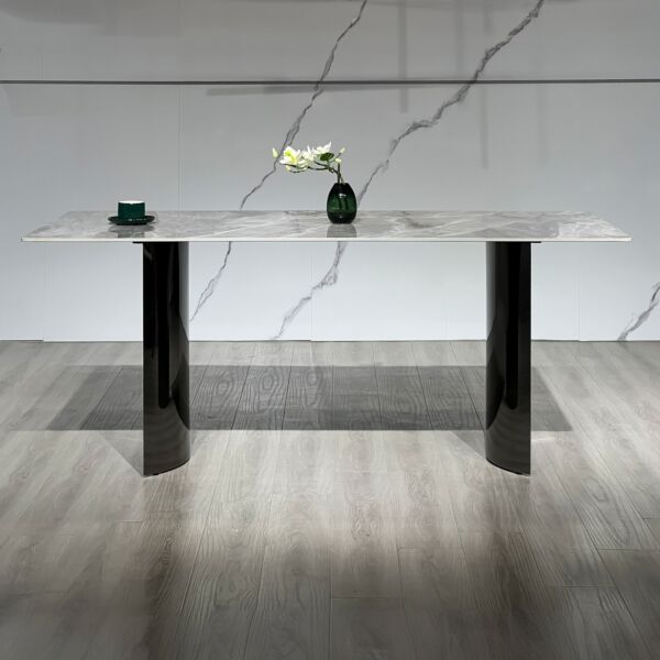 طقم طاولة سفرة و6 مقاعد بسطح حجري متكلس من تيتانيوم