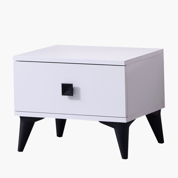 كومودينو بدرج من ستار