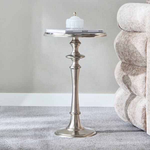 طاولة زينة من توريم