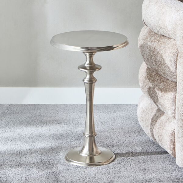 طاولة زينة من توريم