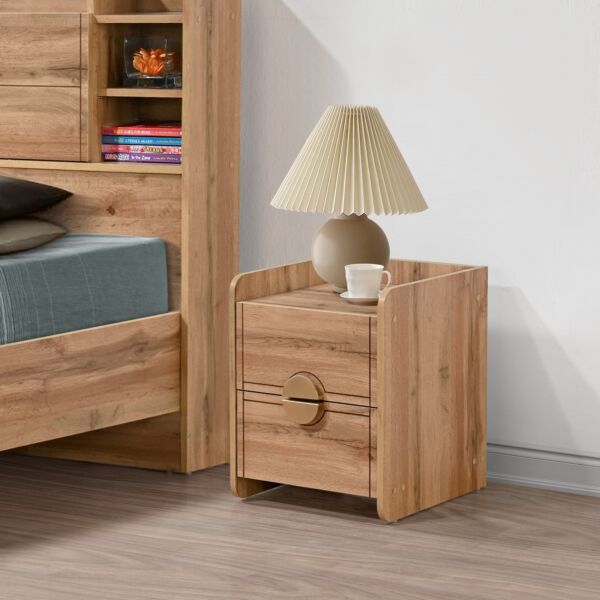 كومودينو صغير بدرجين من كارنيشن