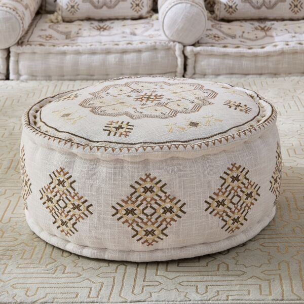 مقعد بف ميداليون مطرز من مهرجان زهرة - 60x60x25 سم