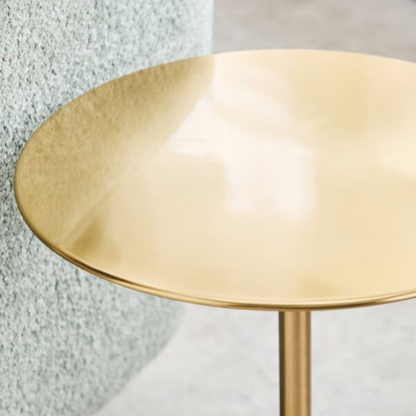 طاولة جانبية من أوكلا