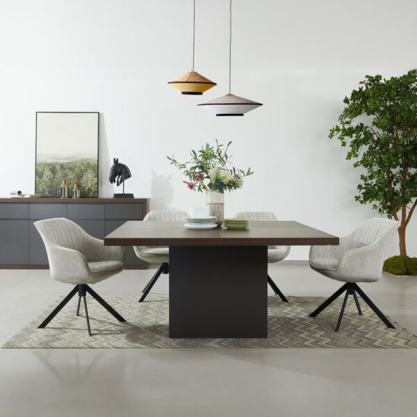 طاولة طعام مربعة 8 مقاعد من وينشستر