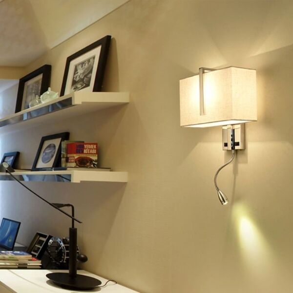 اضاءة جدارية مع كشاف كروم - بيج وفضي