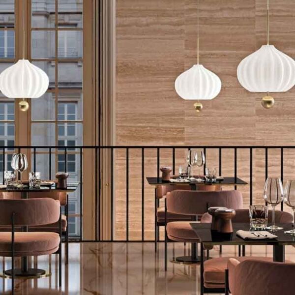 إنارة معلقة توربان مودرن - ذهبي وزجاج حليبي