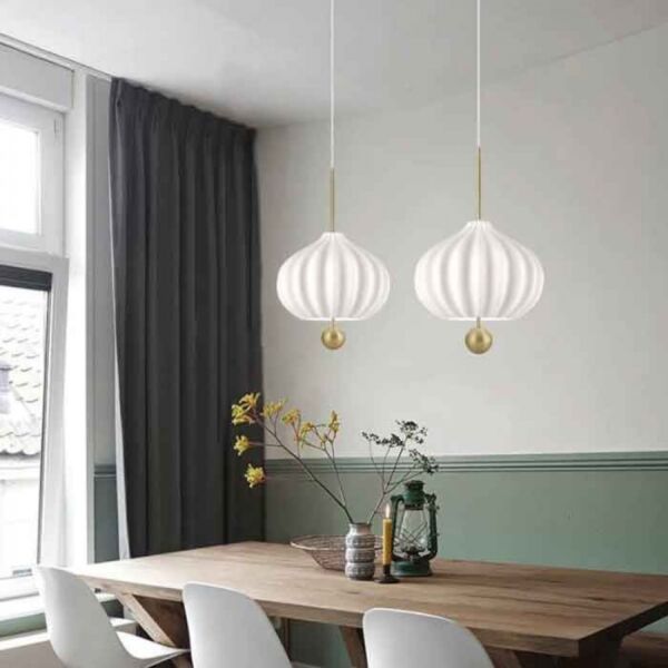 إنارة معلقة توربان مودرن - ذهبي وزجاج حليبي