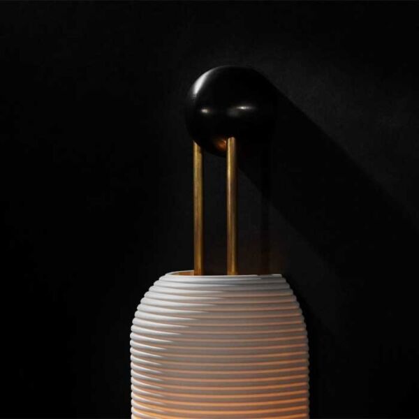 إضاءة جدارية جاك - أبيض وأسود