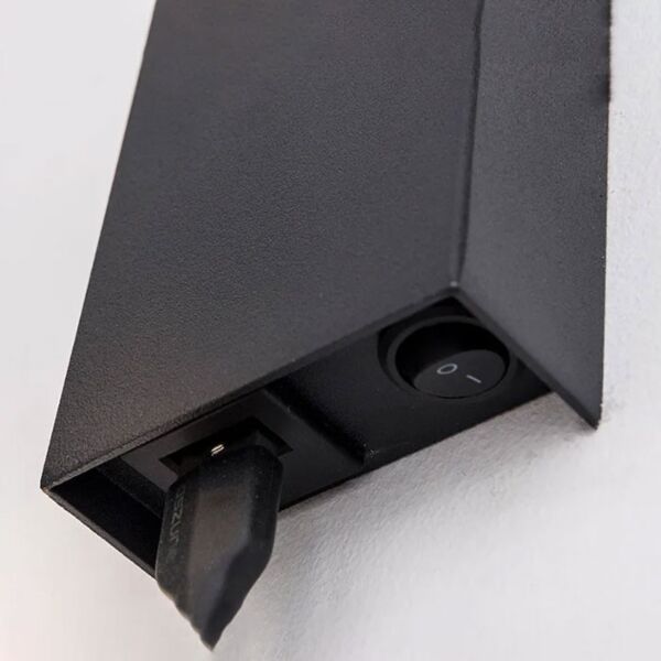 اضاءة جدارية مع منفذ USB  - اسود