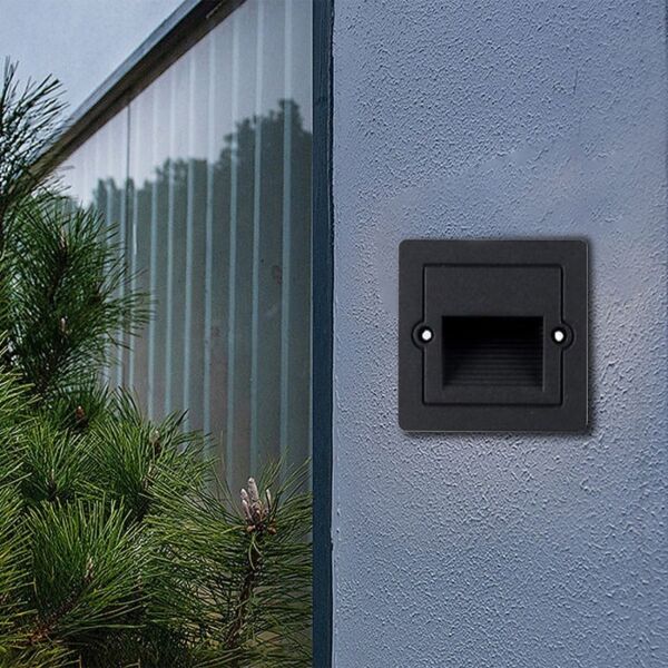 إنارة درج دفن محزز مربع أسود