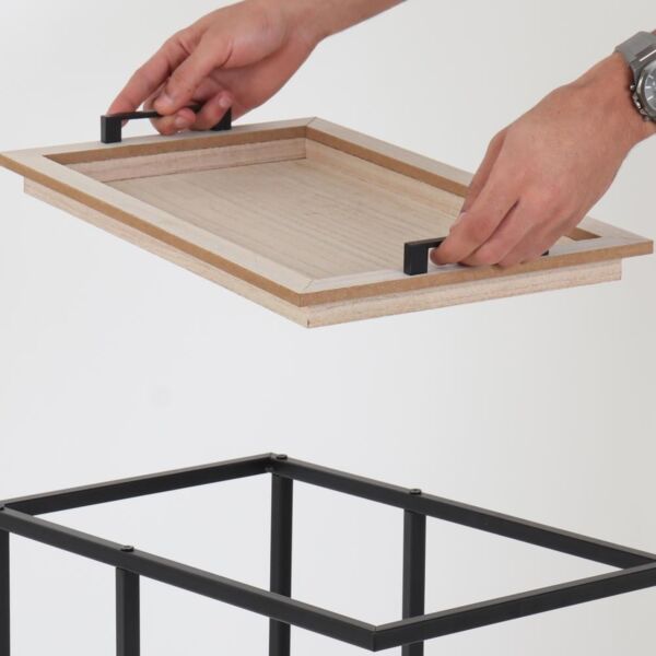 طاولة خدمة لون بيج سطح متحرك للتقديم