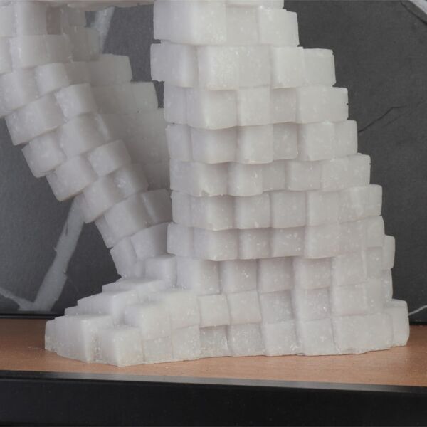 تحفة فنية بشكل مكعبات