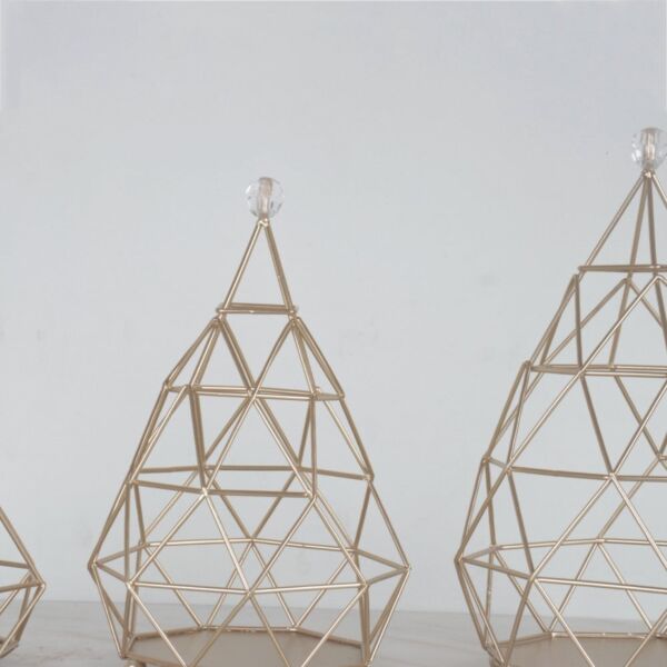 تحفة على شكل هرم - ذهبي