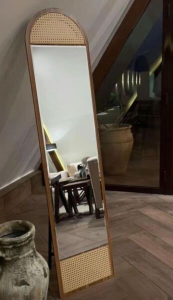 مرآة استاند مع الراتان روتي - بني