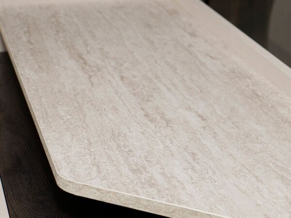 بوفيه جانبي 4 أبواب مع مرآة بيلا - كريمي واسود