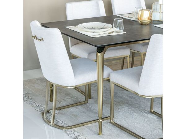 طاولة طعام تور