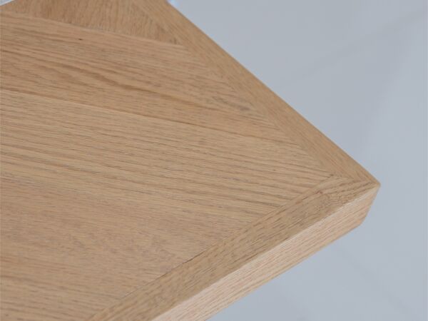 طاولة طعام ثولان