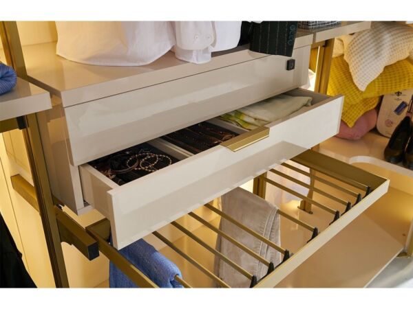 دولاب ملابس 6 ابواب كبادوكيا