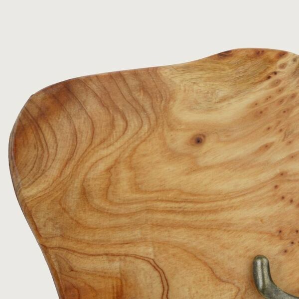 علاقة ملابس كايلا