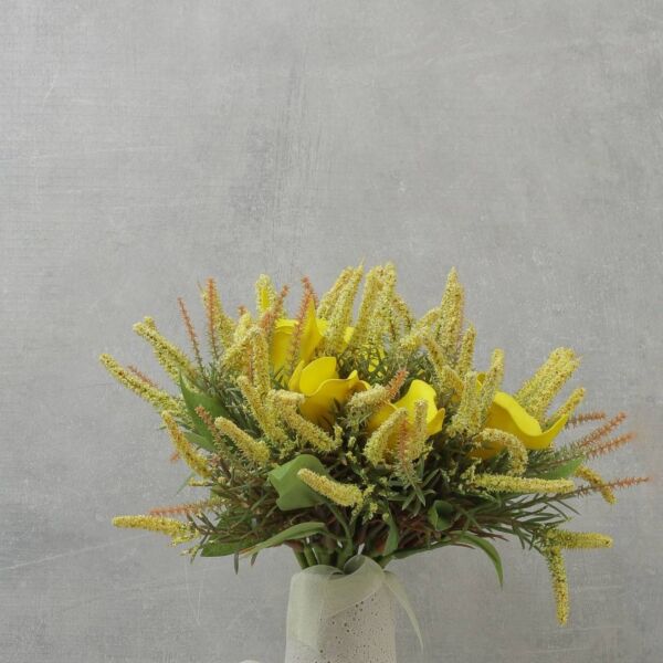 مسكة الكالا باللون الاصفر