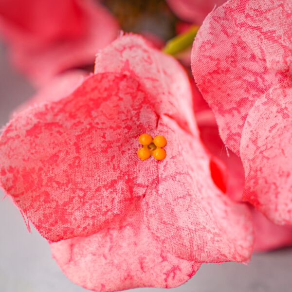 باقة ورد صناعي كارين - وردي واخضر - 12 قطعة