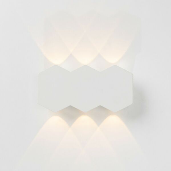 إضاءة جدارية سور زوايا 6 عدسات اطار ابيض 