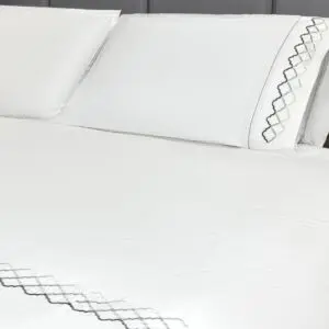 طقم غطاء سرير 200 غرزة 6 قطع واير - ابيض