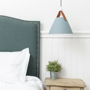 علاقية نات رمادي قاعدة جلد 