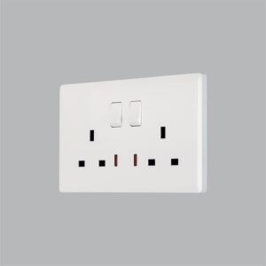 فيش ثلاثي مجوز بمفتاح - 2 USB ابيض لايت