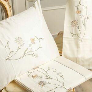 طقم غطاء سرير 600 غرزة 6 قطع ستايل فلاور - كريمي