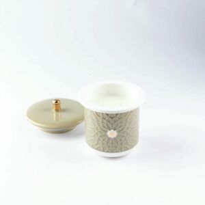 شمعة عطرية حجم كبير من أصالة - أخضر و ذهبي