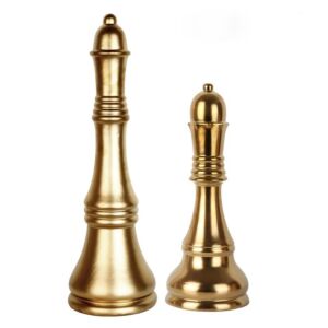 تحفة على شكل شطرنج ذهبي