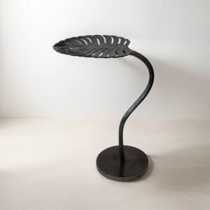 طاولة جانبية ورقة شجرة لون اسود  - جامايكا 