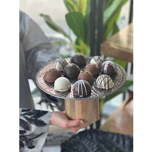 طبق تقديم بقاعدة مرتفعة لوريال مقاس صغير - اسود وبني فاتح