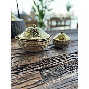 زبدية تقديم غراس بغطاء حجم وسط - خشبي