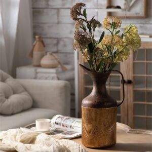 فازة حديد شكل ابريق